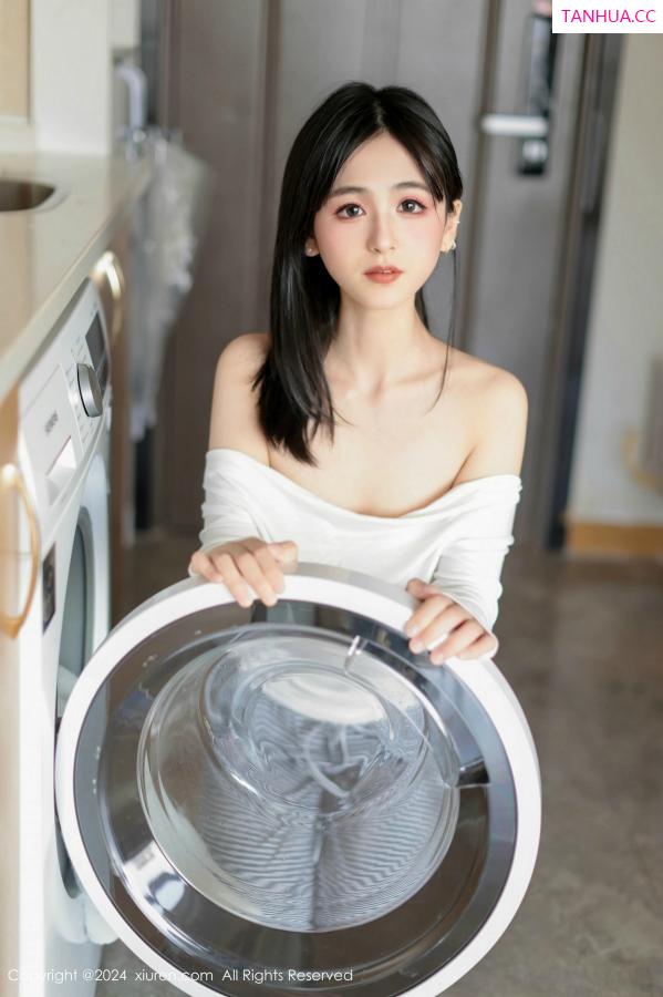   [XiuRen]高清写真图 2024.12.16 No.9605 奶芙乔乔 美腿黑丝第26张图片
